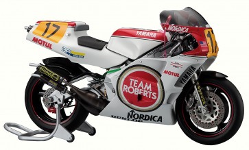 Hasegawa 1/12 Yamaha YZR 500 (OW 98) "Team Lucky Strike Roberts 1988" Plastic Kit , HAS17072, by HASEGAWA