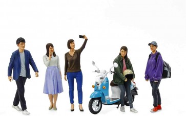 Tamiya 1/24 Campus Friends Set 2  , TAM43563, by TAMIYA
