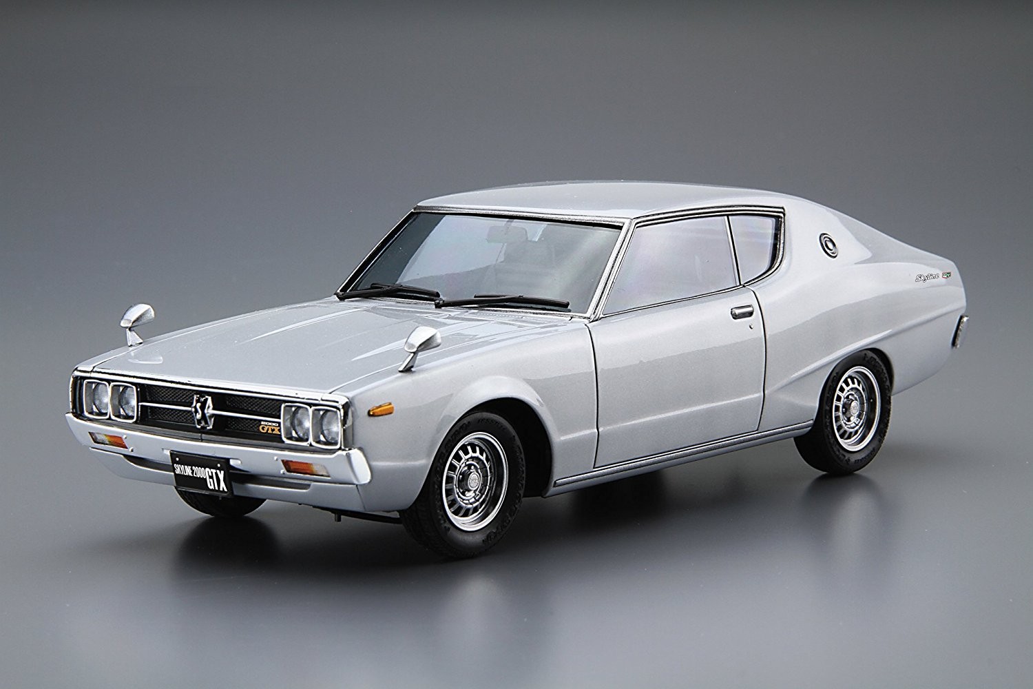 アオシマ製 ニッサン スカイライン HT (GTX-E-S) ケンメリ シルバー 1/43