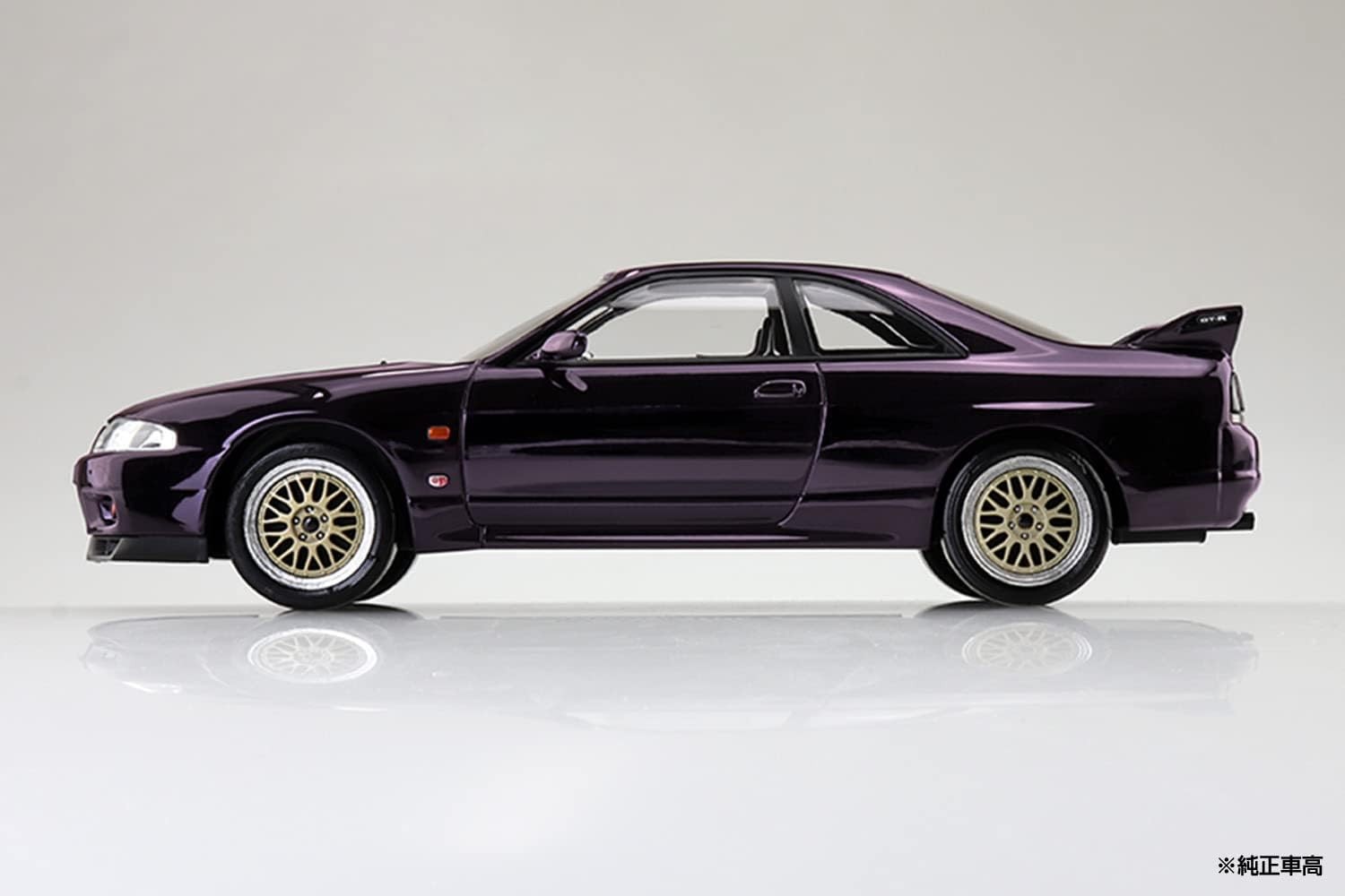Aoshima 1/32 The Snap Kit No.15-SP1 Nissan R33 Skyline GT-R Custom