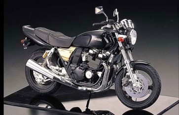 Aoshima 1/12 Naked Bikes 13 Yamaha XJR 400 (Black) plastic kit , AOS41796, by AOSHIMA