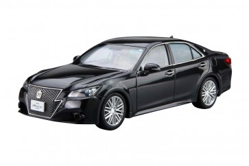 Aoshima 1/24 The model car 2 Toyota GRS 214 / AWS 210 Crown athlete G '13 plastic kit , AOS51535, by AOSHIMA