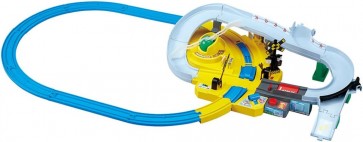 TAKARA TOMY Plarail Let's play with Tomica! Round and round crossing, TAK49879, by TAKARA TOMY