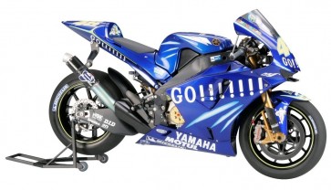 TAMIYA 1/12 Yamaha YZR-M1 04 No.46 / No.17, TAM14098, by TAMIYA
