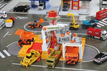TAKARA TOMY MOVE THE CITY! LOADING AND UNLOADING CONSTRUCTION SITE  , TAK32202, by TAKARA TOMY