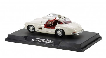 Tamiya 1/24 Masterwork Collection 152  MERCEDES BENZ 300 SLFinished Model  , TAM11524, by TAMIYA